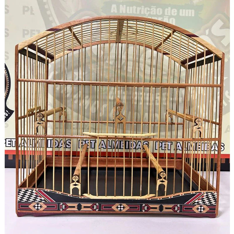 GAIOLA DE PASSEIO PARA TRINCA FERRO, COM MARCHETARIA EM FITA LARGA