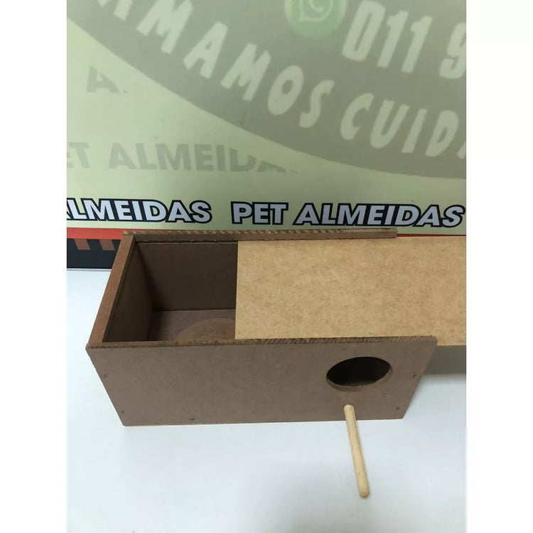 Ninho para psitacídeos em madeira