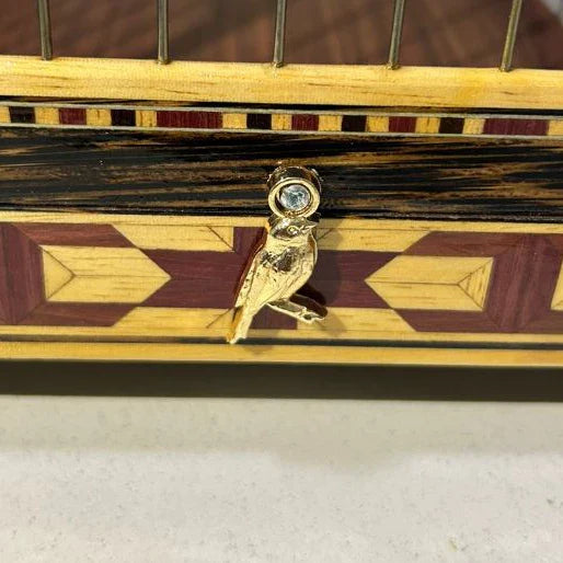 GANCHO DOURADO DE GAIOLA TAMANHO MÉDIO COM RESINA